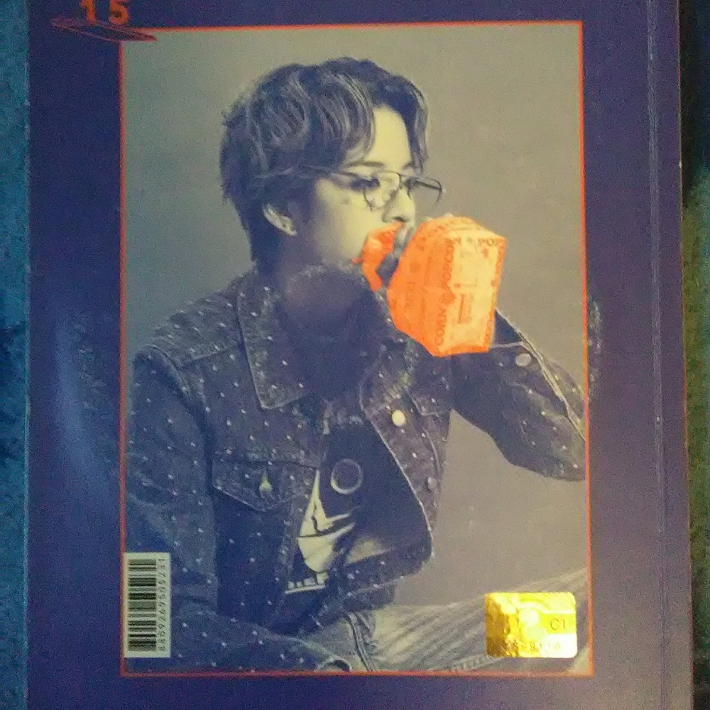 F(X) 4 Walls (Amber, Orange & Purple Version)
